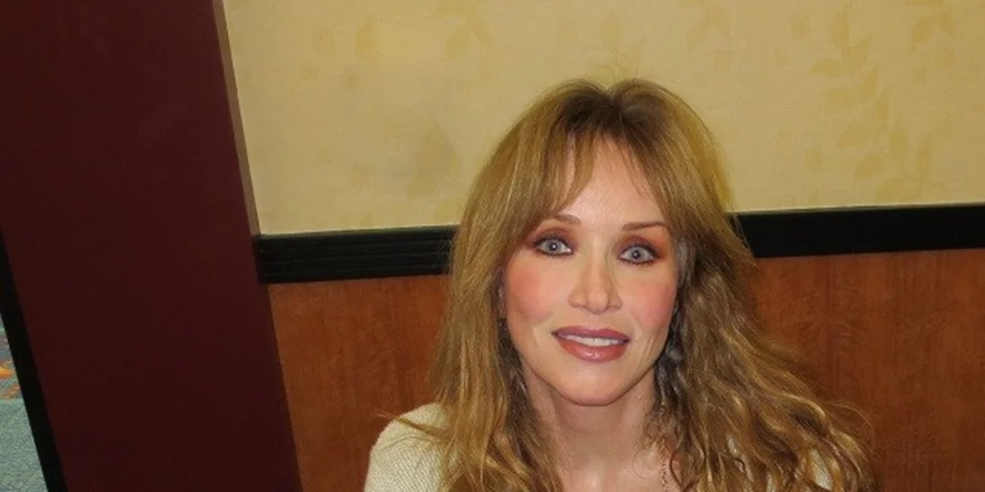 Τέλος το θρίλερ με την Tanya Roberts | Το κορίτσι του James Bond πέθανε τελικά