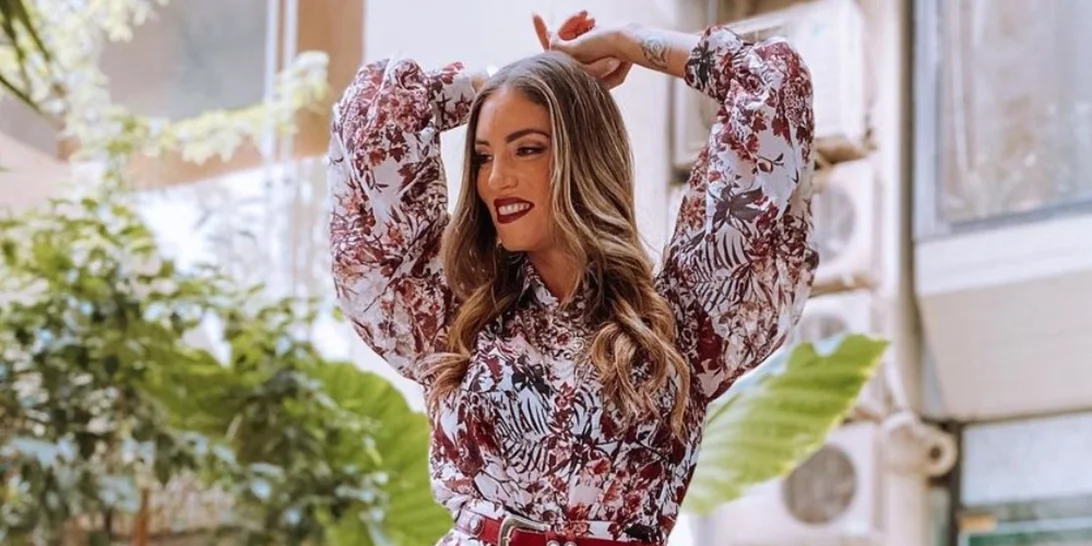 Αθηνά Οικονομάκου | Η βόλτα στα χιόνια μετά την ανακοίνωση της εγκυμοσύνης της