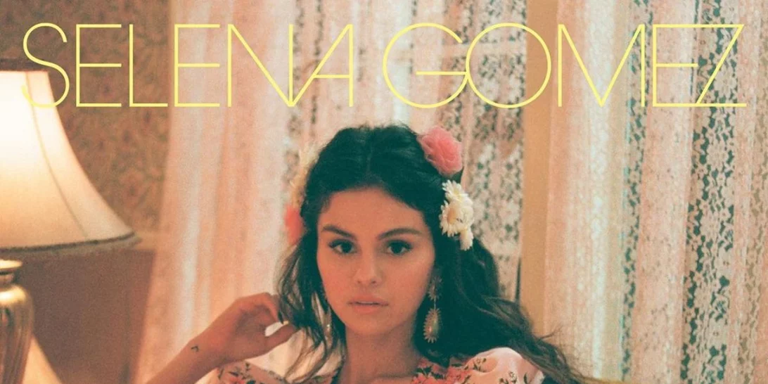 Η Selena Gomez με το φλοράλ φόρεμα που λατρέψεις