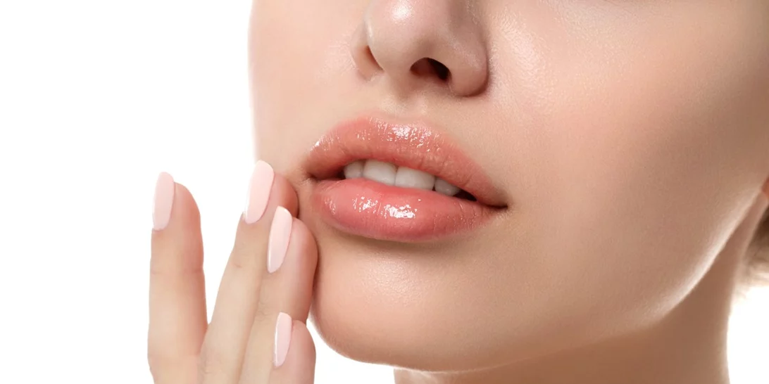 Η σωστή φροντίδα για απαλά και λεία χείλη ακόμα κι όταν κάνει κρύο