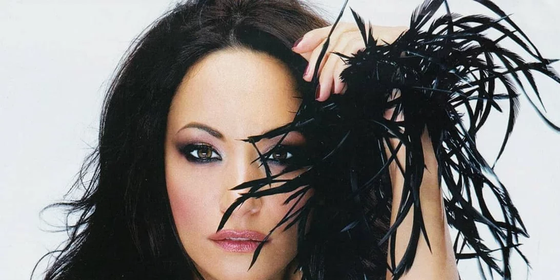 50 and Fabulous | Η Μάρω Λύτρα έβαψε τα μαλλιά της ροζ και έγινε αγνώριστη