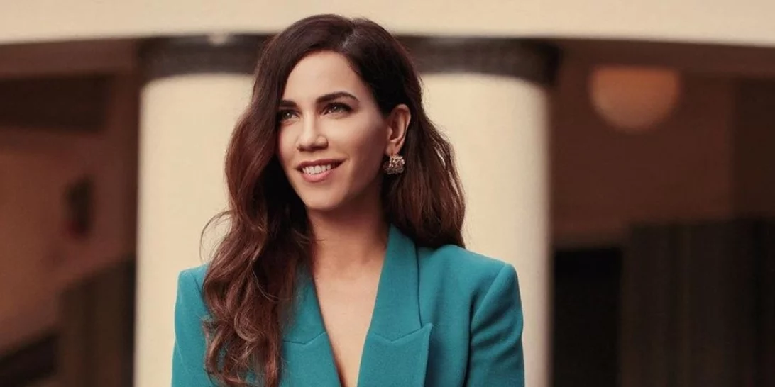 Κατερίνα Στικούδη | Φόρεσε το κοστούμι που θα σε κάνει να ανυπομονείς για την επιστροφή στο γραφείο