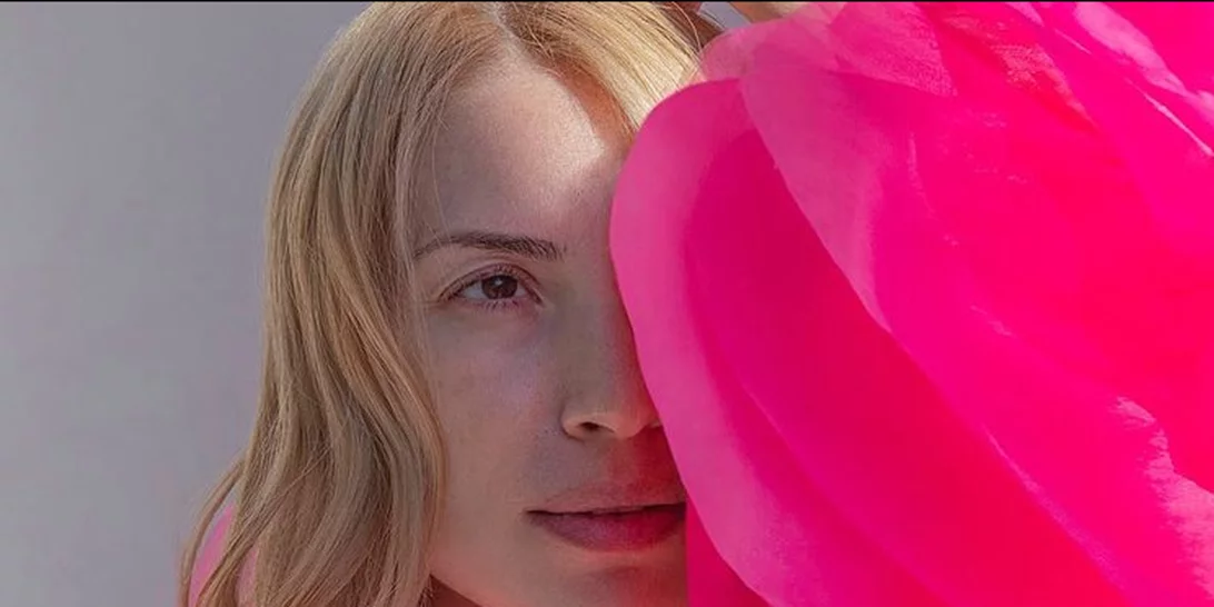 Μαρία Ηλιάκη | Η ερώτηση, το χρώμα και η νέα φωτογραφία χωρίς μακιγιάζ