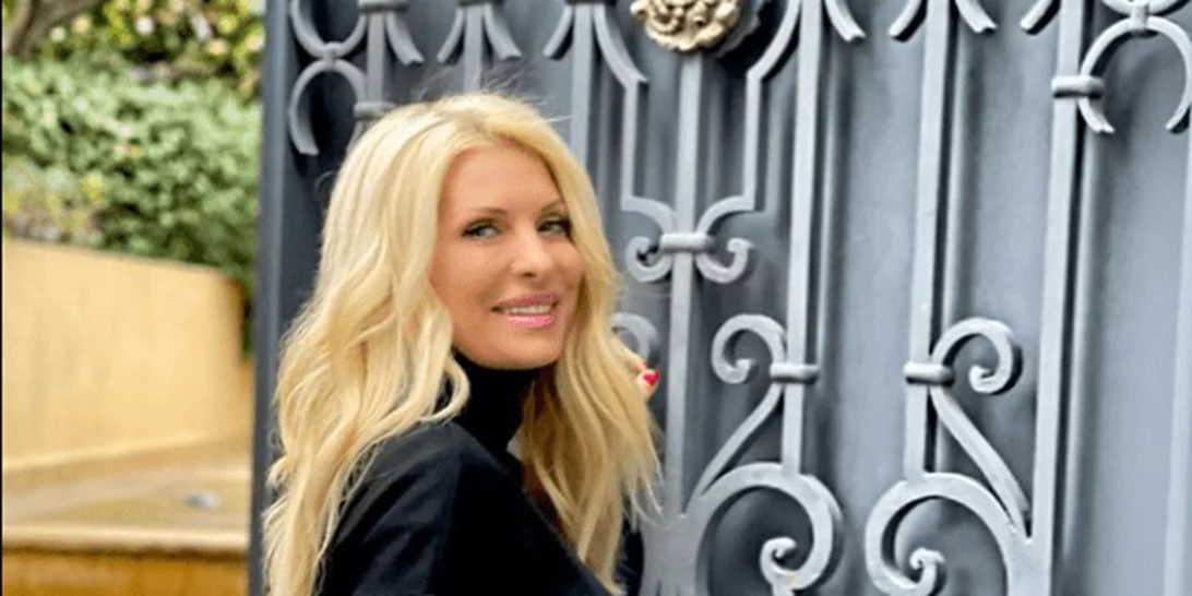 Ελένη Μενεγάκη | Ακόμη μια φωτογραφία με φαρδιά ρούχα και casual look - Η ανάρτηση που μόλις έκανε η παρουσιάστρια