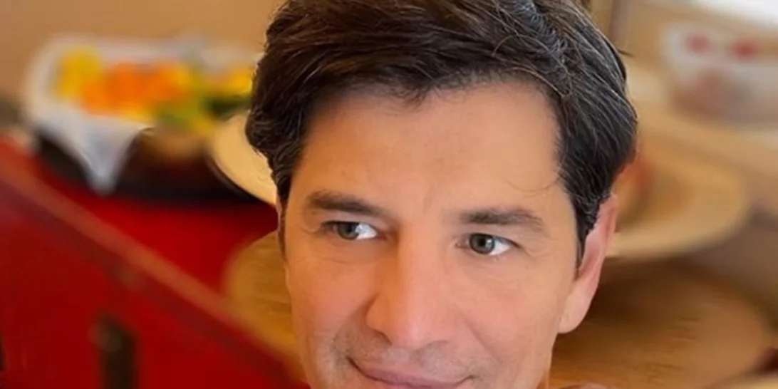 Γενέθλια για τον Σάκη Ρουβά | Η φωτογραφία με το μωρό και οι ευχές