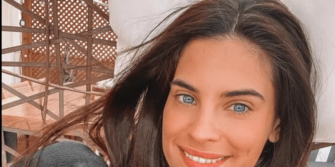 Μέλλουσα μαμά σε τηλεργασία Ι Το άνετο outfit της Χριστίνας Μπόμπα