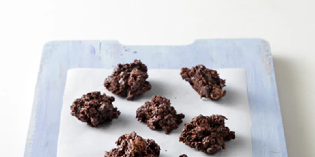 Εύκολα σοκολατάκια με 4 υλικά από την Αργυρώ Μπαρμπαρίγου