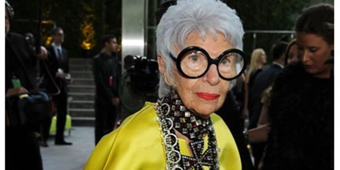 Iris Apfel | Στα 97 της χρόνια υπέγραψε συμβόλαιο με πρακτορείο μοντέλων