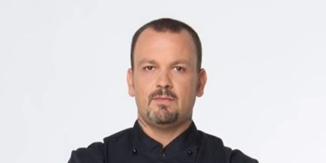 H FREZYDERM συνεργάζεται με τον Δημήτρη Σκαρμούτσο γιατί η απόλαυση ξεκινάει από την καλή στοματική υγεία