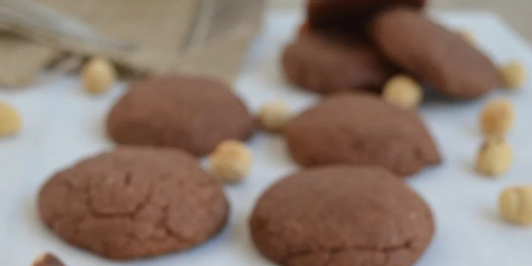 Cookies γεμιστά με πραλίνα φουντουκιού μόνο με 3 υλικά