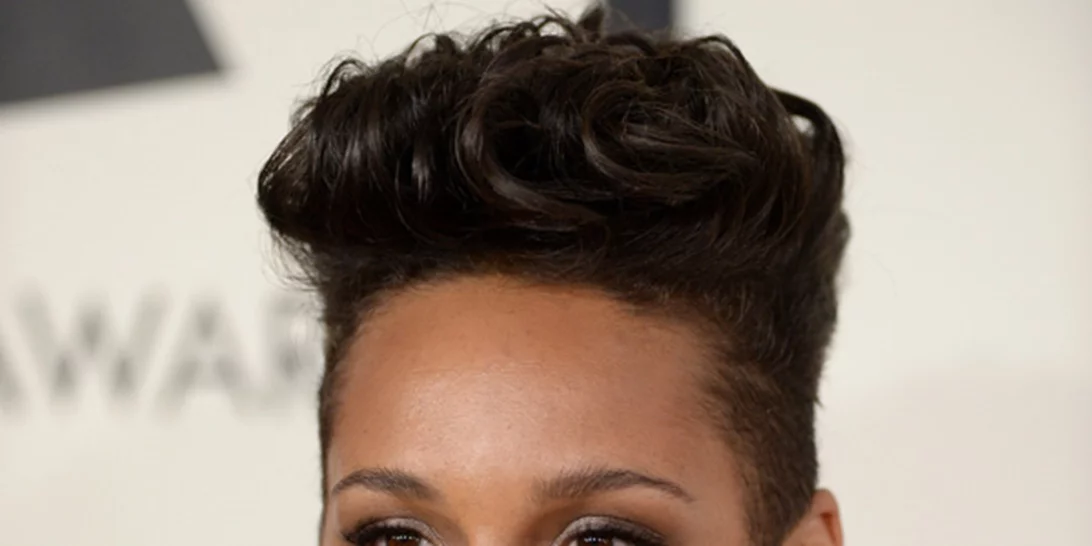Ακόμα να πιστέψουμε το χρώμα που έκανε η Alicia Keys στα μαλλιά της! (γιατί απλά το ζηλεύουμε)
