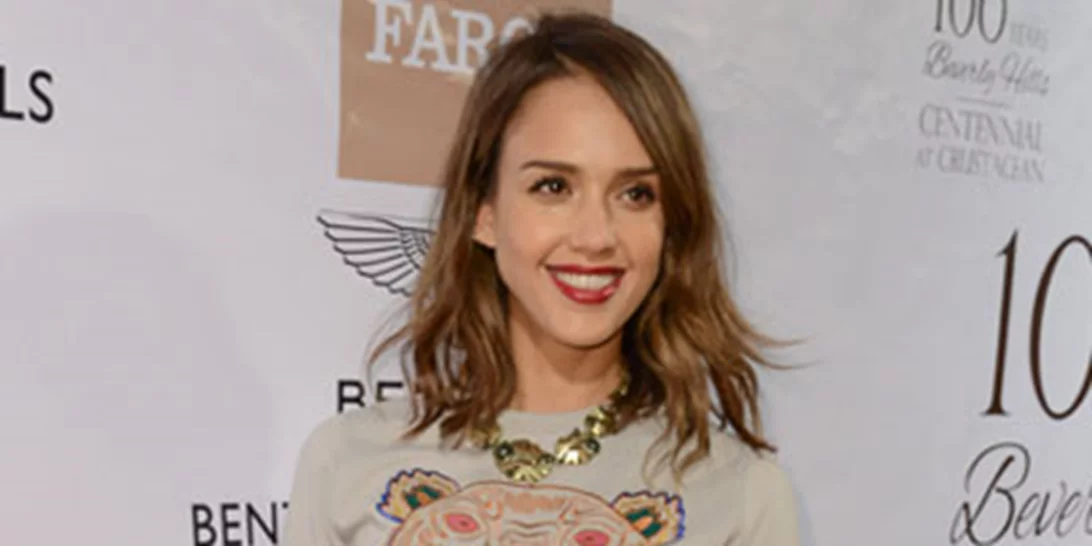 Jessica Alba: Η πρώτη εμφάνιση μετά την ανακοίνωση της εγκυμοσύνης