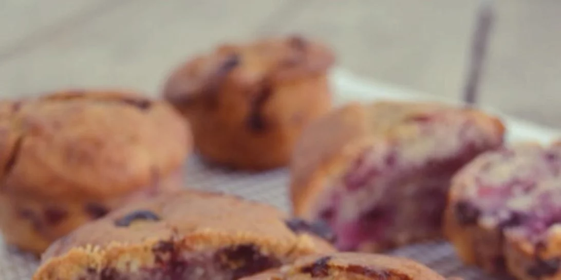 Συνταγή για μάφινς με blueberries | Τέλεια επιλογή για να συνοδεύσεις τον πρωινό καφέ σου