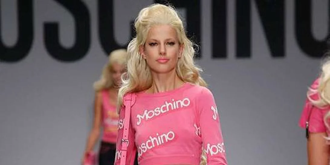 Moschino: Ντύνει τη Barbie και τον Ken αυτά τα Χριστούγεννα!