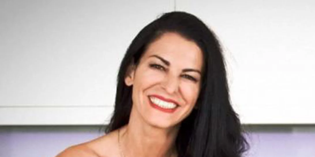 Eλένη Ψυχούλη - Είναι αγνώριστη! Με ξανθά και πολύ κοντά μαλλιά!