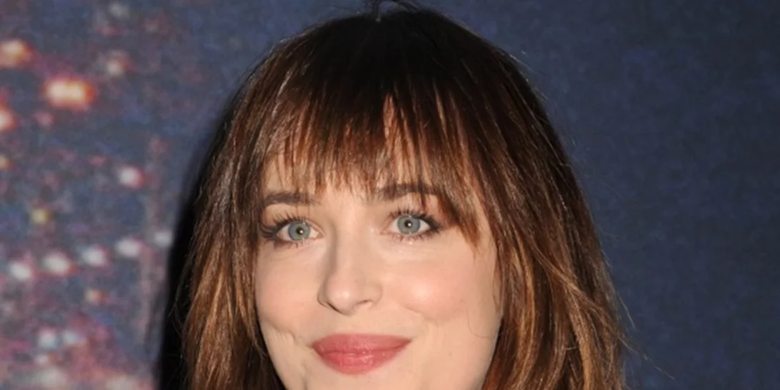 Dakota Johnson: Νέα αποκαλυπτική εμφάνιση με μαγιό!