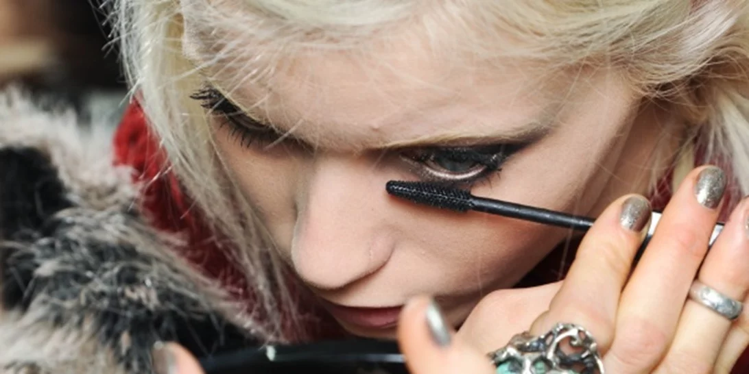 Μάσκαρα: Αυτό το εργαλείο θα σε βοηθήσει να γίνεις expert στην τοποθέτησή της