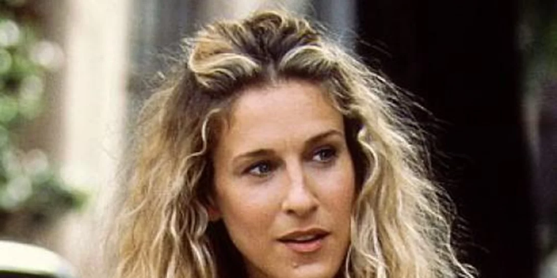 10 high street fashion αγορές που θα έκανε σήμερα η Carrie Bradshaw