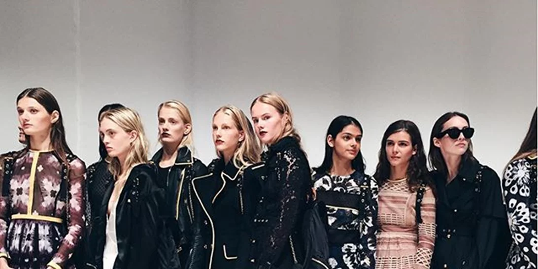 Ο οίκος Burberry αλλάζει τα δεδομένα στα fashion shows