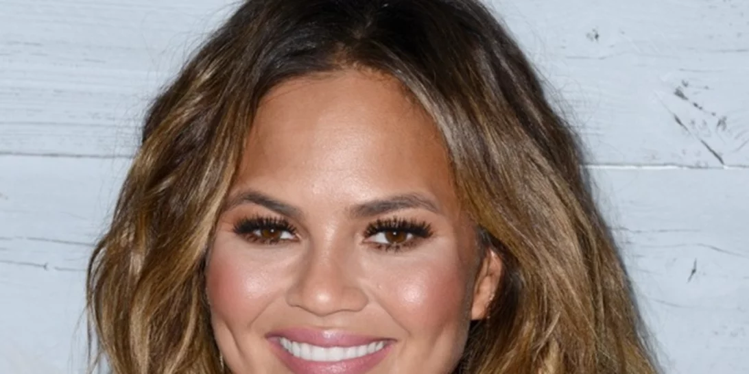 Chrissy Teigen: Έφερε στον κόσμο το πρώτο της παιδί!