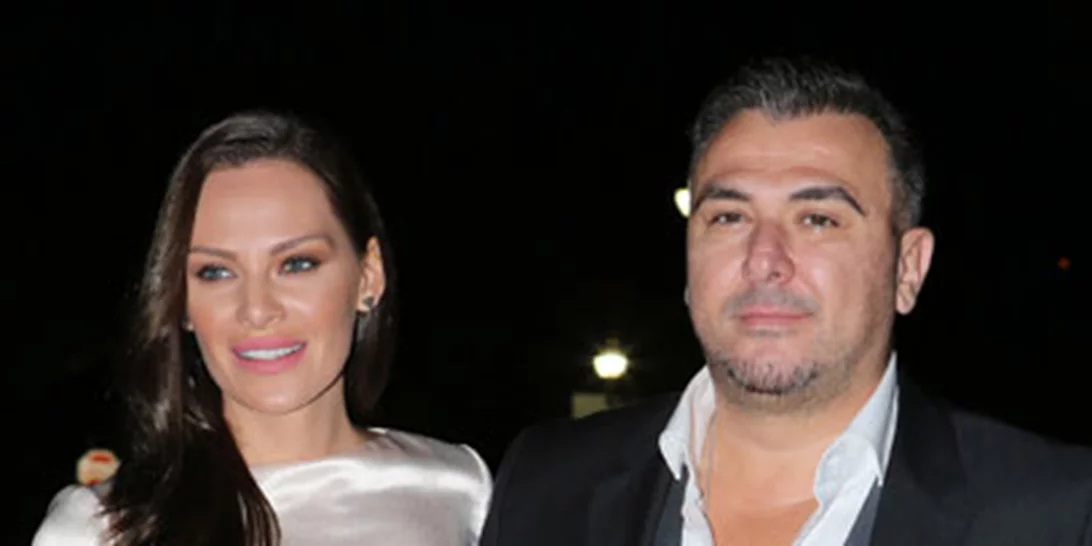 Αντώνης Ρέμος - Υβόννη Μπόσνιακ | Τρυφερές στιγμές στη Μύκονο