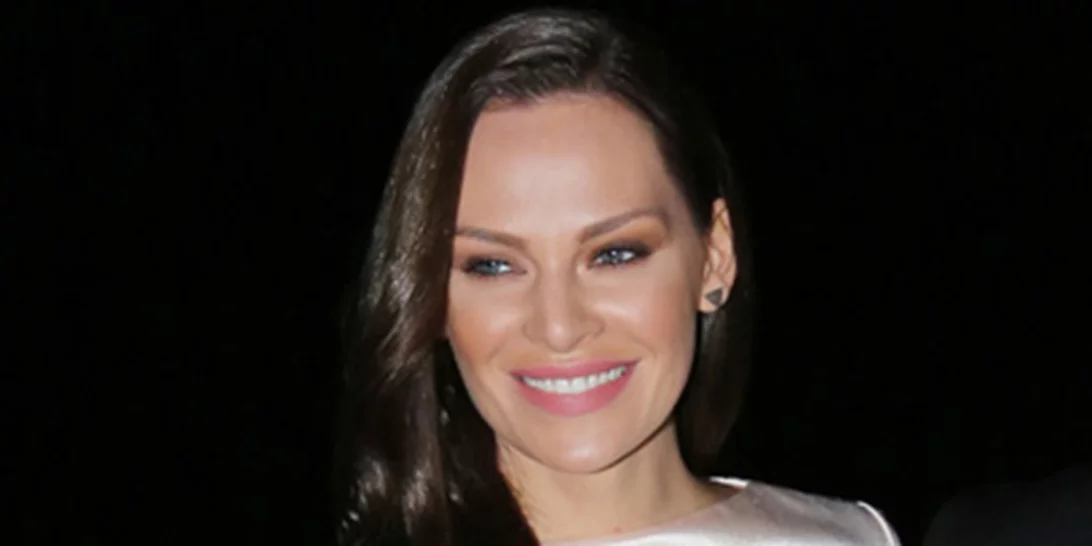 Υβόννη Μπόσνιακ |  Ταξίδι με την κόρη της στην Τήνο και οι προετοιμασίες του γάμου της με τον Αντώνη Ρέμο