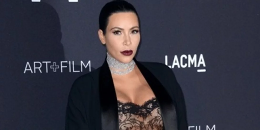Kim Kardashian: Η φουσκωμένη της κοιλίτσα είναι ο απόλυτος πρωταγωνιστής. Χόρτασέ την κι εσύ!