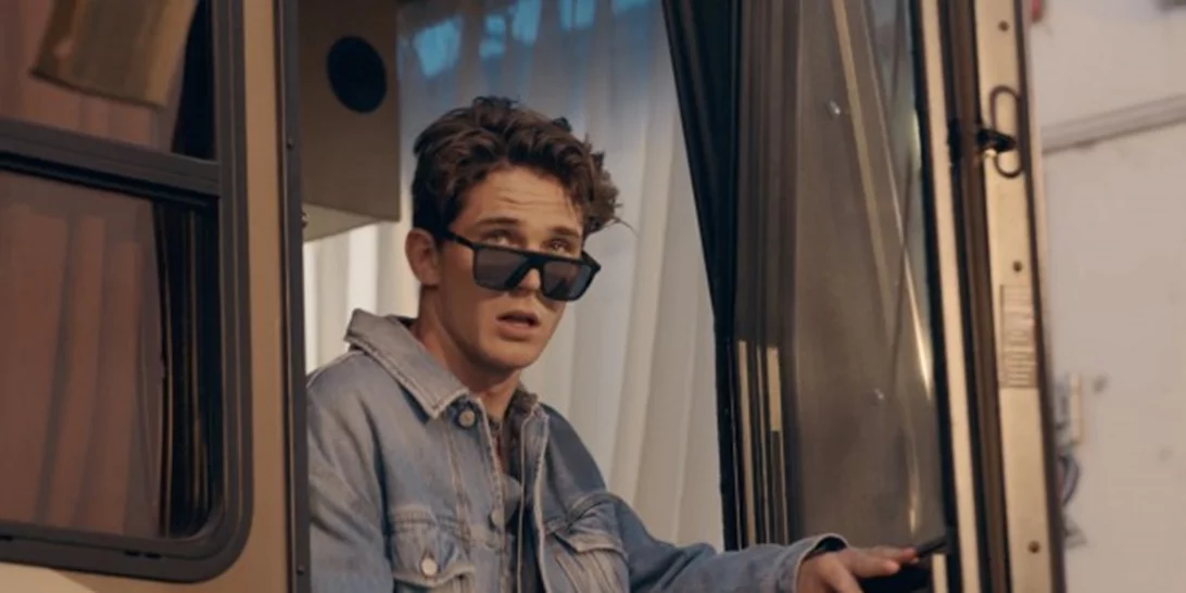 For Successful Living | Η νέα καμπάνια της DIESEL απογειώνει το denim