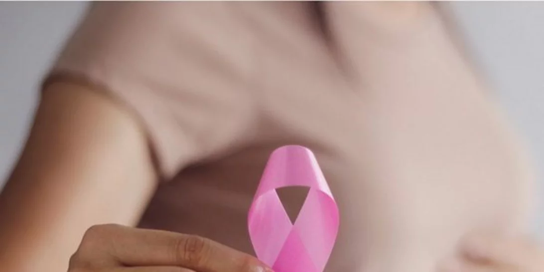 Συμβολική Φωταγώγηση σιντριβανιού Ομόνοιας στο πλαίσιο του digital Race for the Cure® 2020