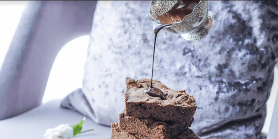 Σοκολατένια brownies γλυκοπατάτας χωρίς γλουτένη, αλεύρι, γάλα ή λακτόζη