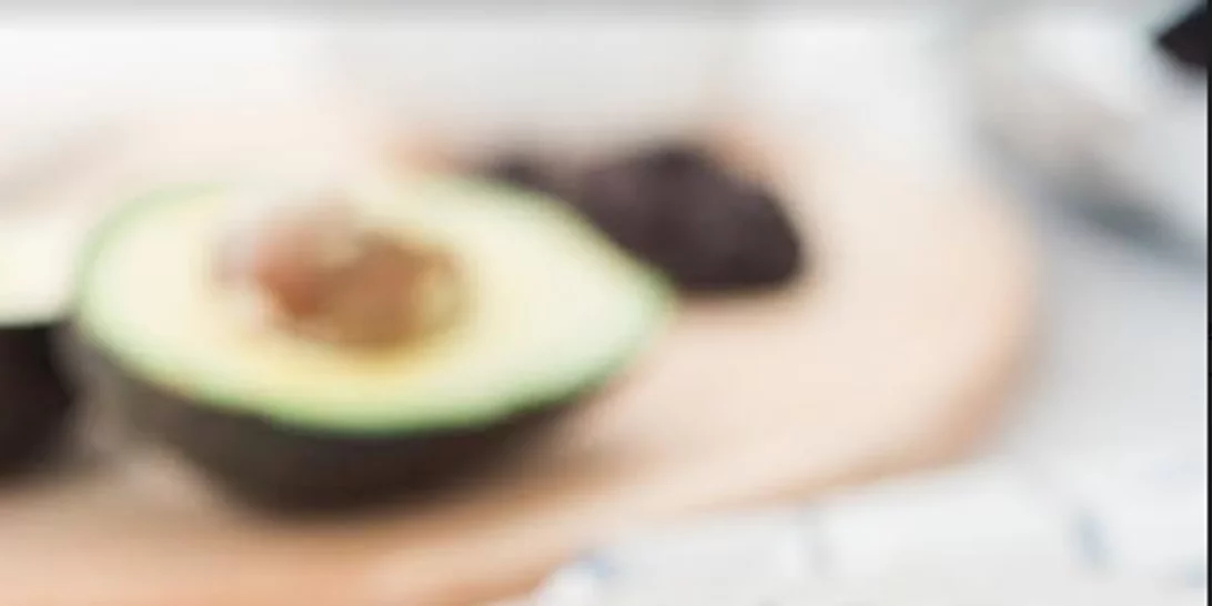 Συνταγή για cookies σοκολάτας με αβοκάντο και ελάχιστη ζάχαρη