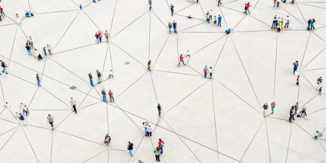 Koλλάει τελικά ο κορονοϊός από τον αέρα; Και πόσο κινδυνεύουμε από τις επιφάνειες; Οι νέες οδηγίες για τη μετάδοση του κορονοϊού από το CDC