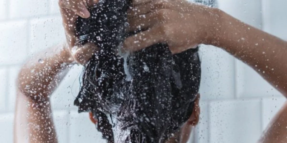 Πόσο συχνά πρέπει να λουζόμαστε;