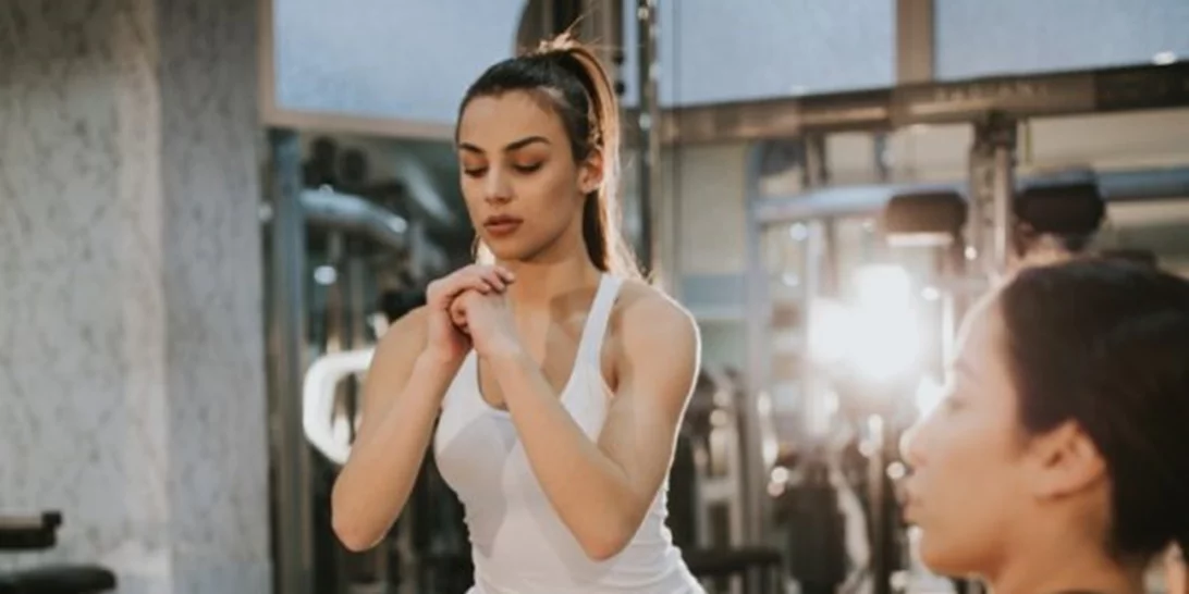 Γυμνάζομαι πολύ αλλά δεν αδυνατίζω, κάνω κοιλιακούς αλλά δεν έχω φλατ κοιλιά και άλλες απορίες βρίσκουν απάντηση