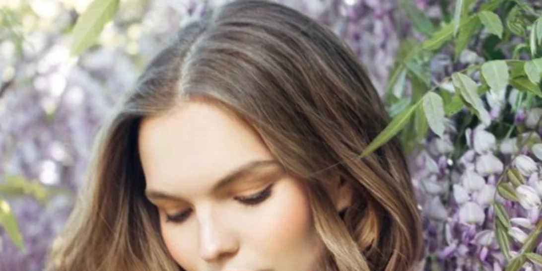 Τι να κάνω για λαμπερά, υγιή μαλλιά;