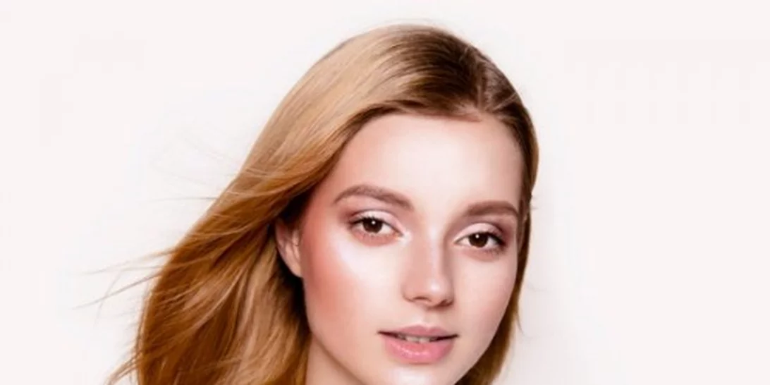 Πώς θα κάνεις το τέλειο ίσιωμα μαλλιών σε κάθε περίπτωση (όταν δεν έχεις χρόνο, έχει υγρασία, μετά το γυμναστήριο)