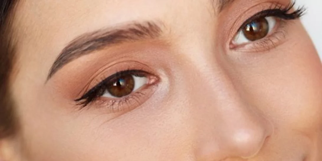 Πότε να βάλεις ρετινόλη στο δέρμα, πότε βιταμίνη C και πότε ενυδατική κρέμα; Η σωστή ώρα για κάθε περιποίηση