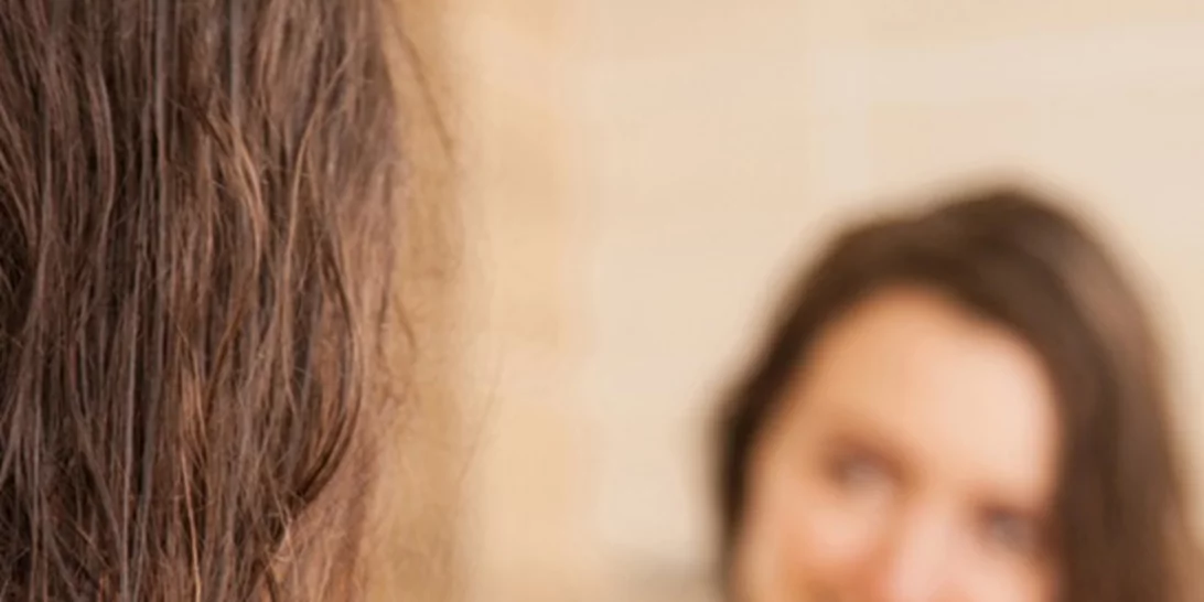 10 beauty hacks και μάσκες ομορφιάς μόνο με ελαιόλαδο