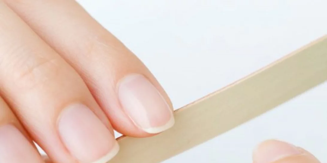 4 συμβουλές για τη σωστή φροντίδα των νυχιών