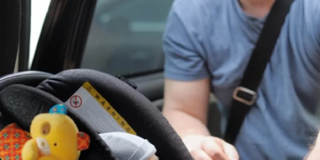 Τα λάθη που κάνουν οι γονείς όταν τοποθετούν τα παιδιά στο αυτοκίνητο