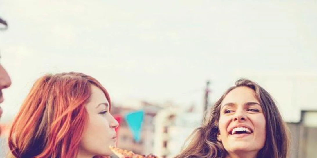 Πώς να τρώω και να μην παχαίνω το σαββατοκύριακο; Τι να φας στο σινεμά, το brunch και όχι μόνο