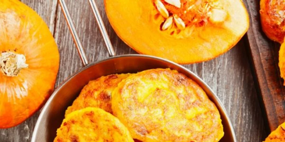 Φτιάξαμε pancakes με κίτρινη κολοκύθα: Είναι αυτό το τέλειο απογευματινό σνακ;