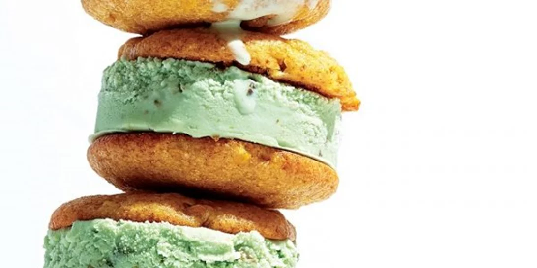 Πώς θα φτιάξεις μπισκότα καλαμποκιού (και σάντουιτς με παγωτό!)