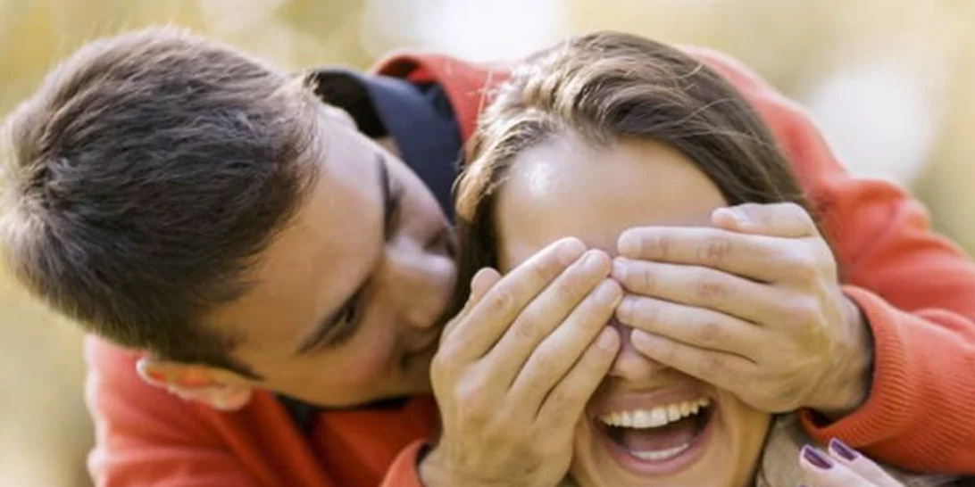 Ευτυχισμένα ζευγάρια | AΥΤΟ είναι το #1 πράγμα που κάνουν (λέει έρευνα)