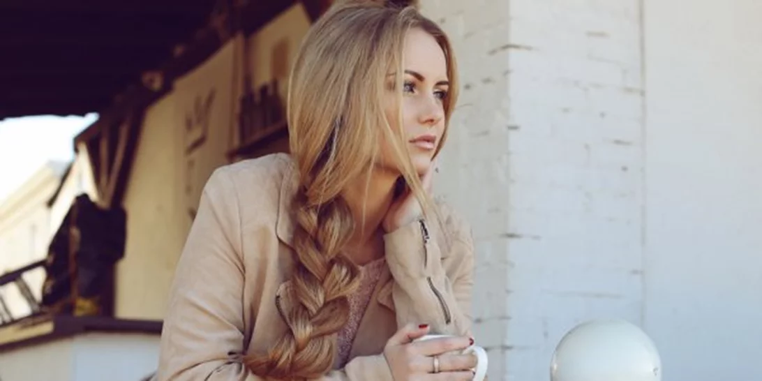 5 κινήσεις που πρέπει να κάνεις κάθε πρωί για να είσαι φρέσκια και γεμάτη ενέργεια!