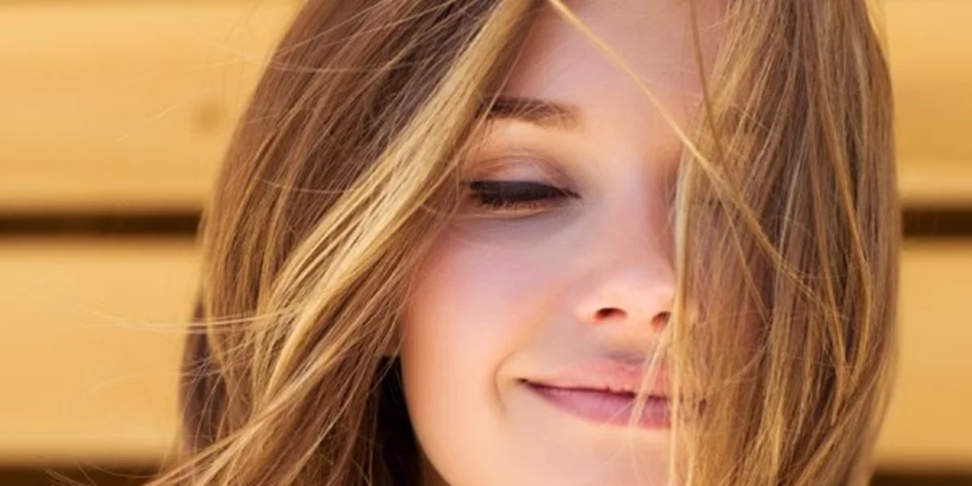 Φτιάξε μόνη σου μάσκα για φριζαρισμένα μαλλιά