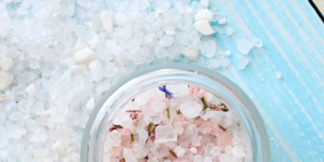 Ξηροδερμία στο κρανίο και φαγούρα: Πώς θα τις αντιμετωπίσεις με φυσικό τρόπο