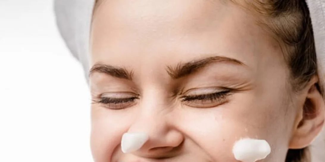 Βάλε ενυδατική κρέμα σα να είσαι pro! Plus: Τα λάθη που κάνεις με την ενυδάτωση