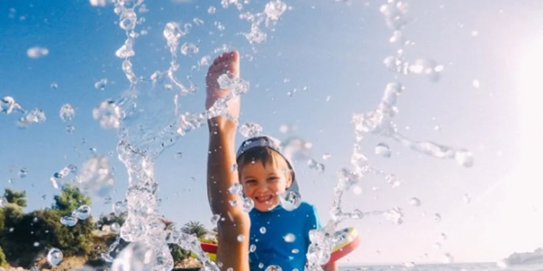Τι θα βάλεις στο φαρμακείο των διακοπών – για σένα και τα παιδιά
