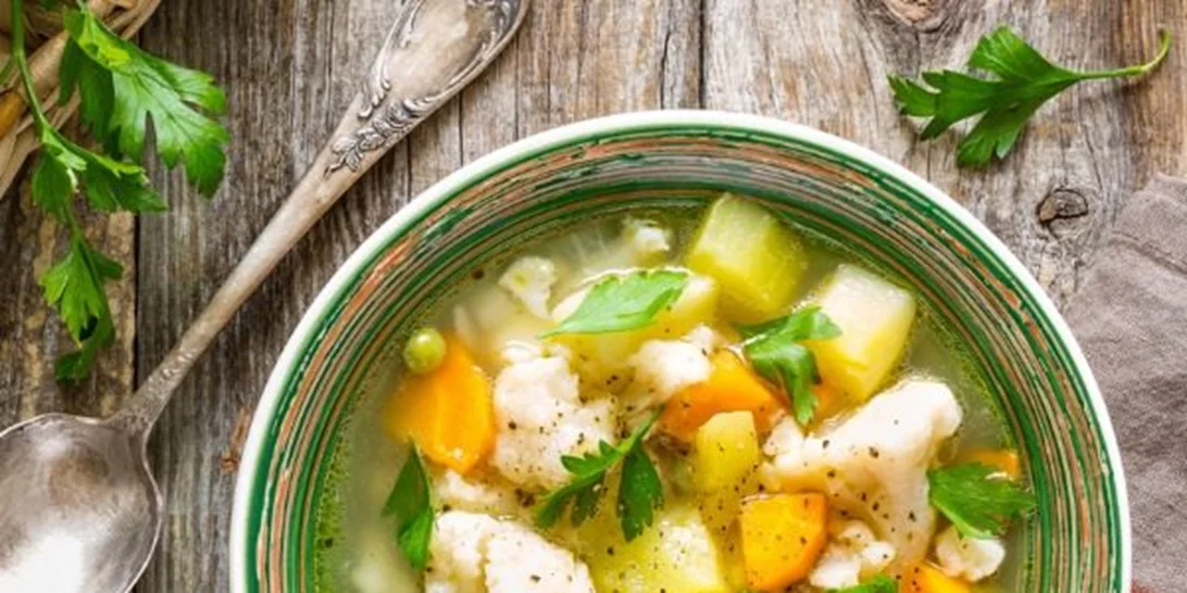 Φτιάξε νόστιμη και υγιεινή χορτόσουπα (έχει μόνο 257 θερμίδες!)